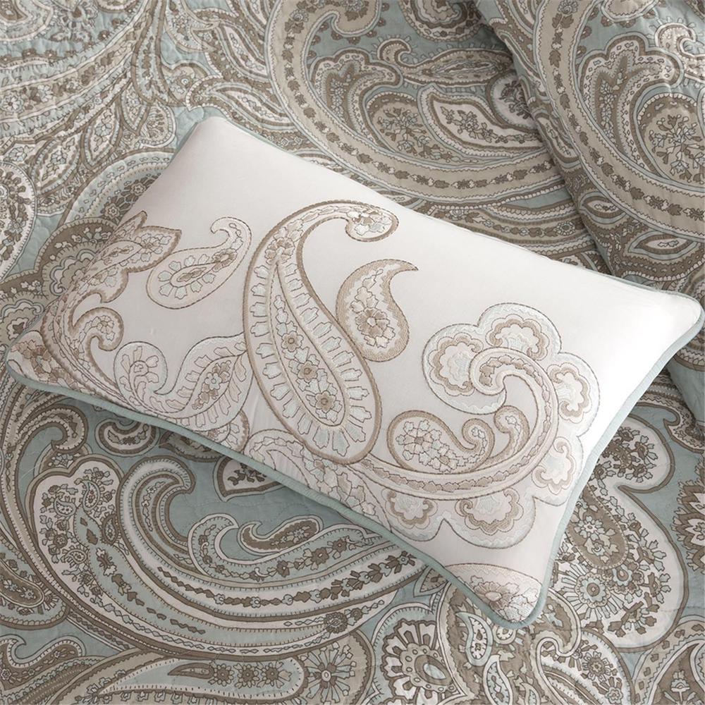4 Piece Cotton Quilt Set with Throw Pillow. Picture 5