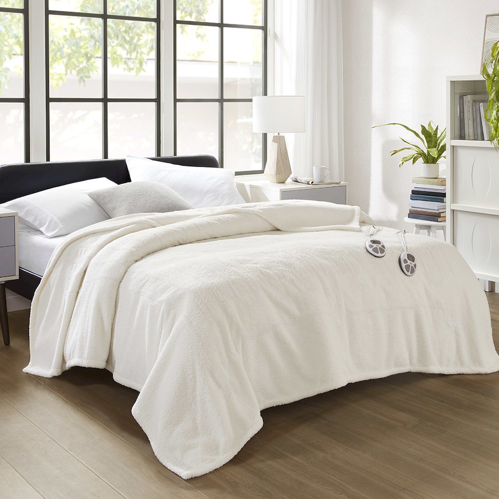 Dream Soft Heated Blanket, Ivory color. Picture 2