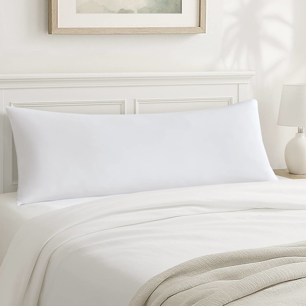 Lumi cooling body pillow. Picture 1