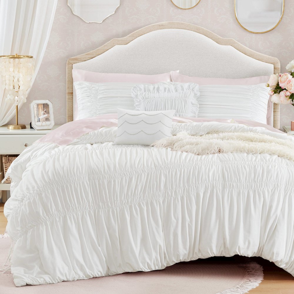 Ella Comforter Set. Picture 1