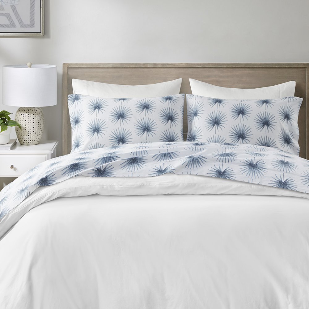 200 Thread Count Printed Cotton Sheet Set in Blue Palmetto Color. Picture 4