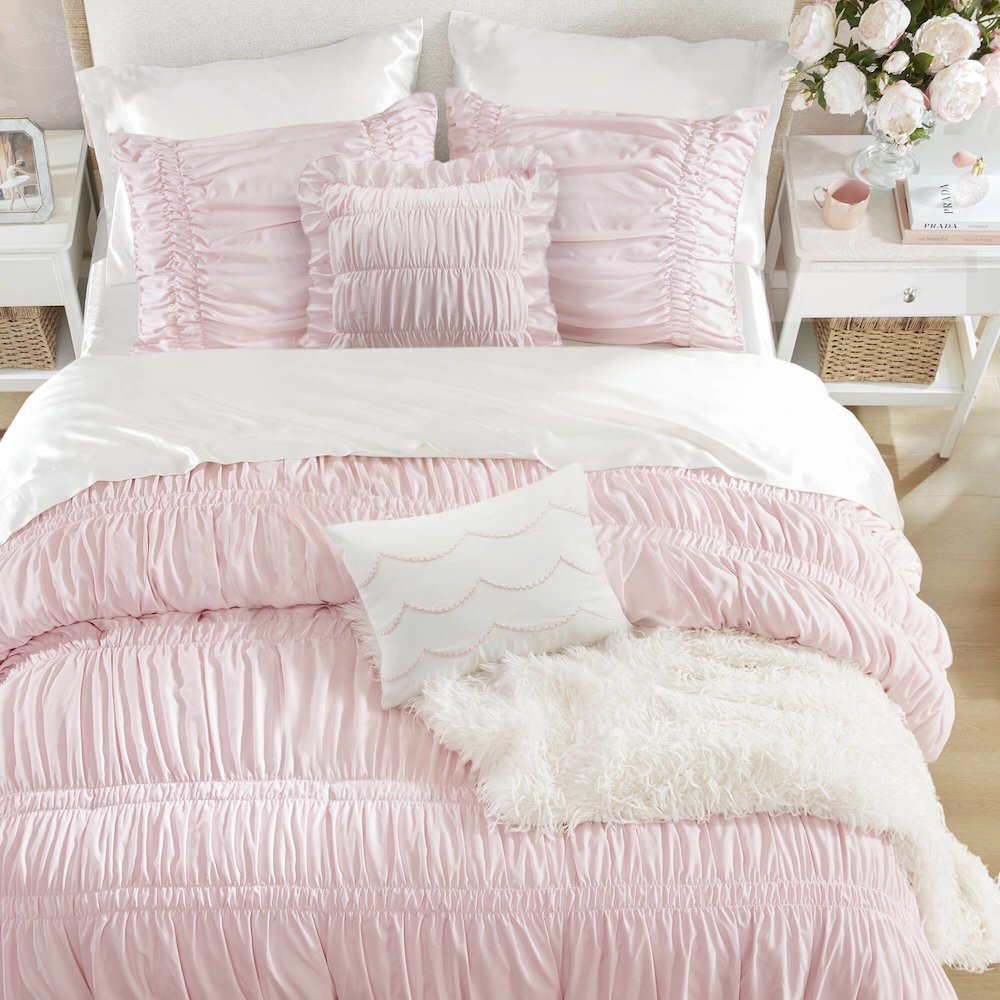 Ella Comforter Set. Picture 3