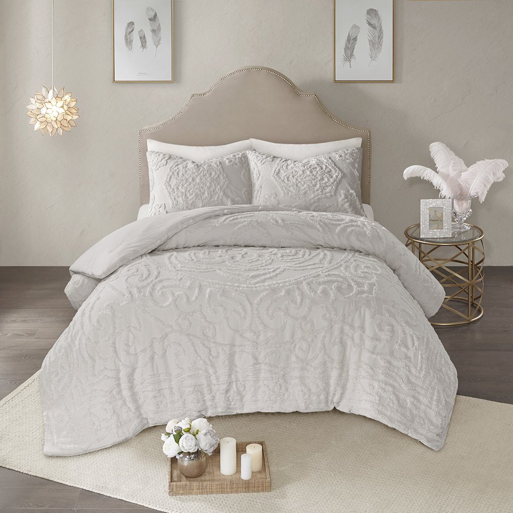 3-Piece Tufted Cotton Chenille Medallion Comforter Set. Picture 1
