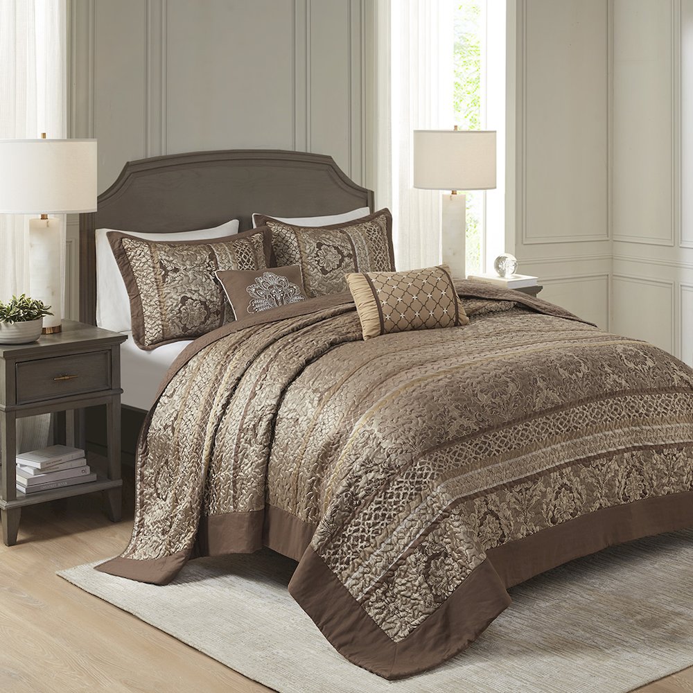5 Piece Reversible Jacquard Bedspread Set. Picture 4