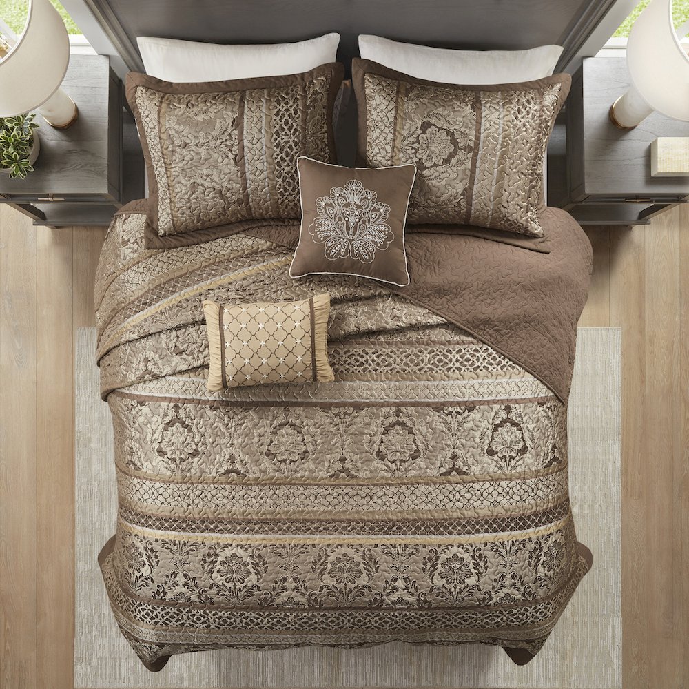 5 Piece Reversible Jacquard Bedspread Set. Picture 3