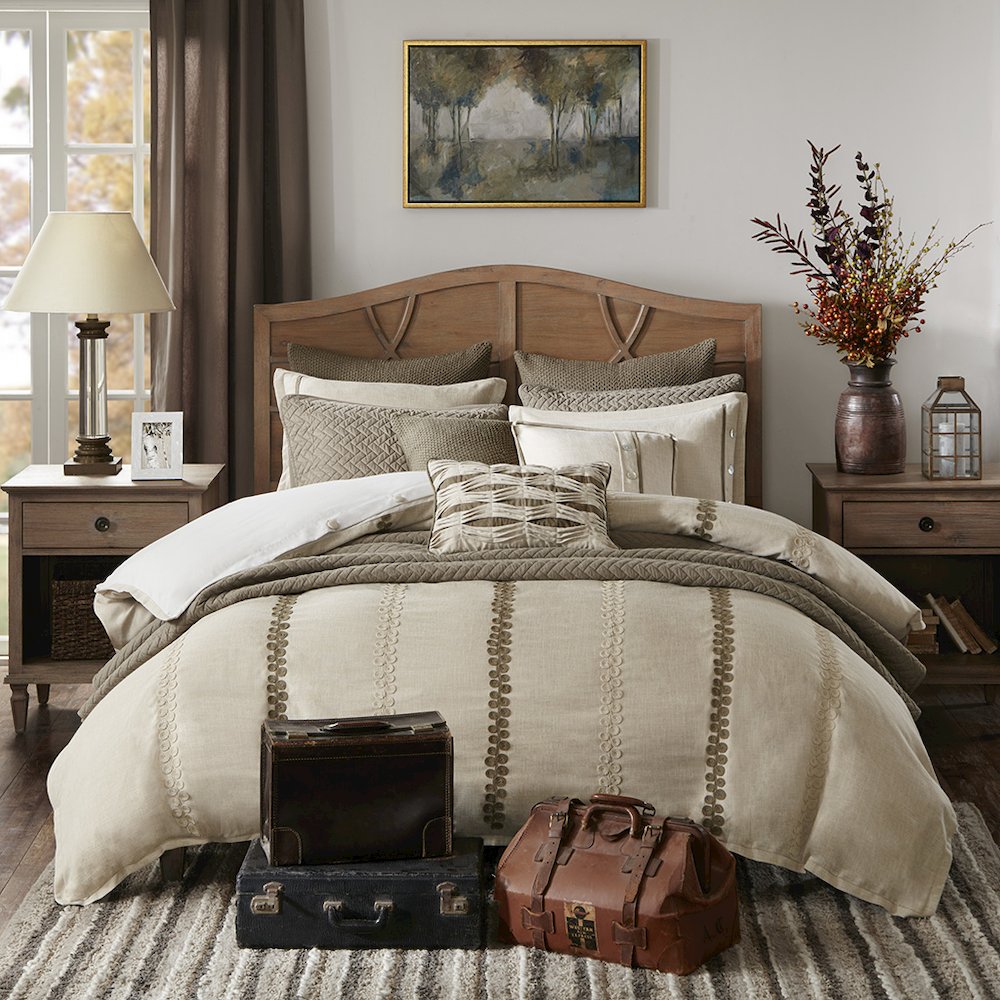 Chateau Comforter Set, Linen color. Picture 2