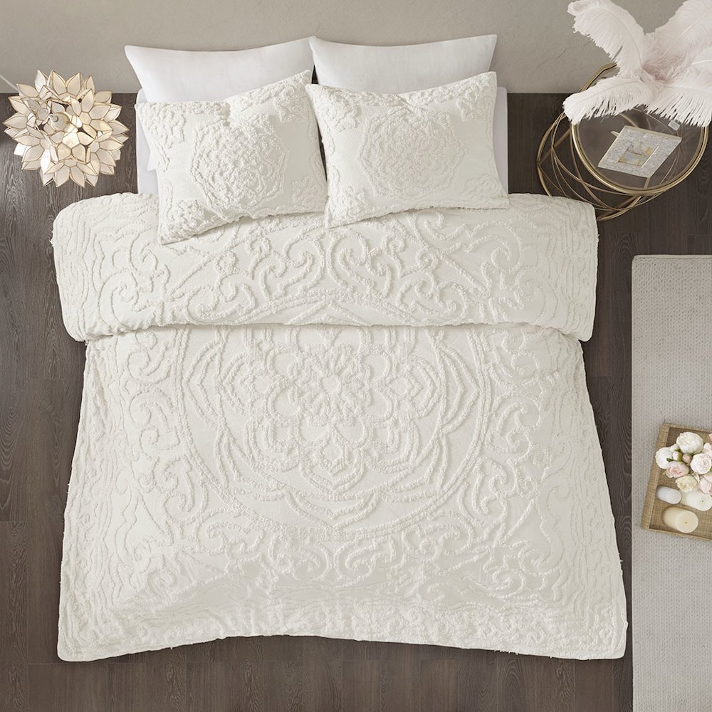 3-Piece Tufted Cotton Chenille Medallion Comforter Set. Picture 3