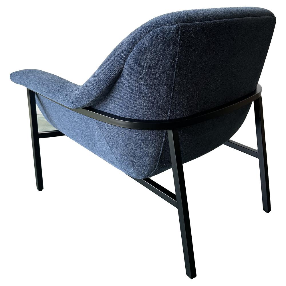Accent Chair. Picture 2