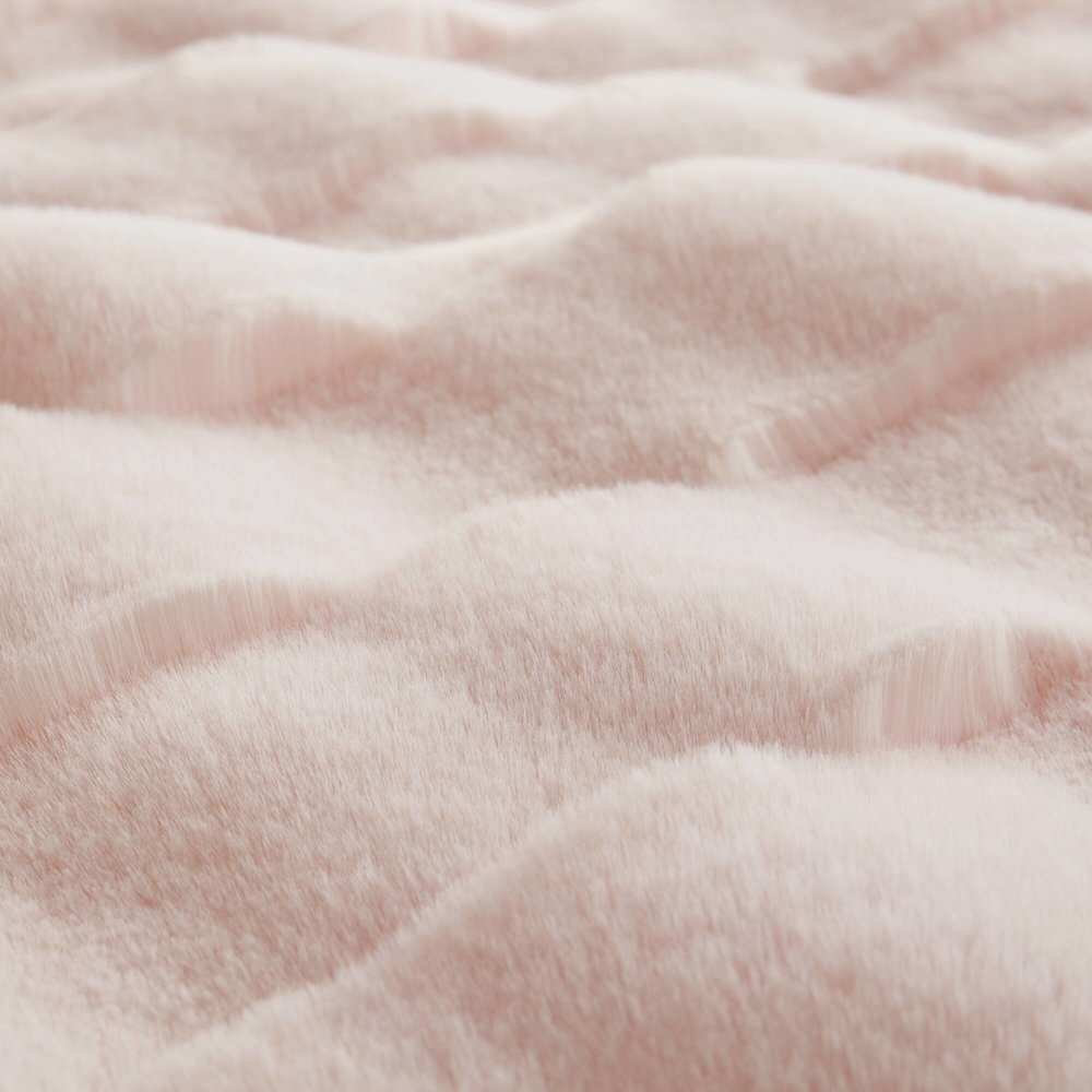 Vivienne Faux Fur Throw, Pink color. Picture 5