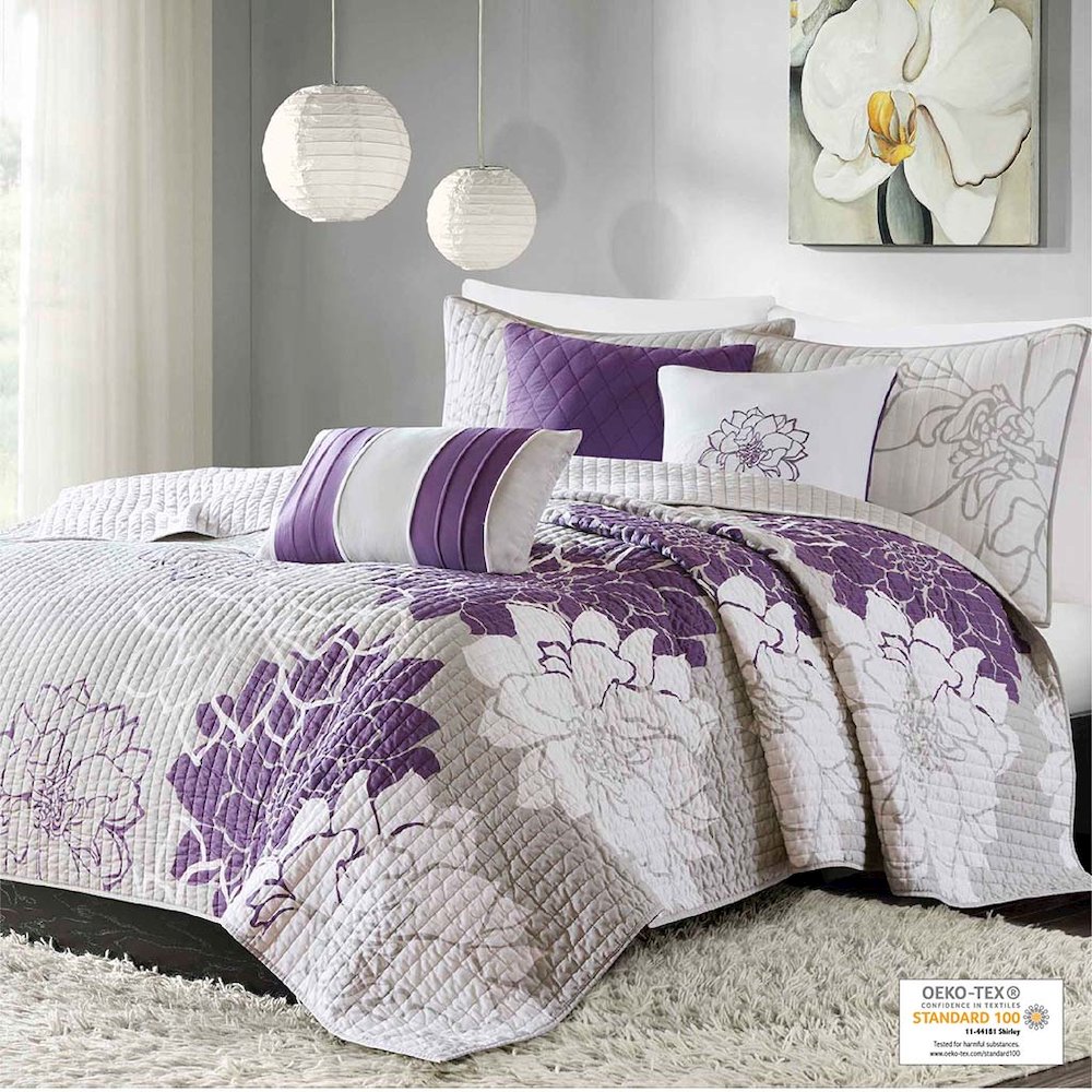 6 Piece Printed Cotton Quilt Set with Throw Pillows. Picture 1
