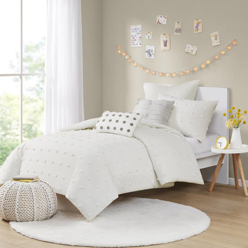 Cotton Jacquard Comforter Set with Euro Shams and Throw Pillows. Picture 4