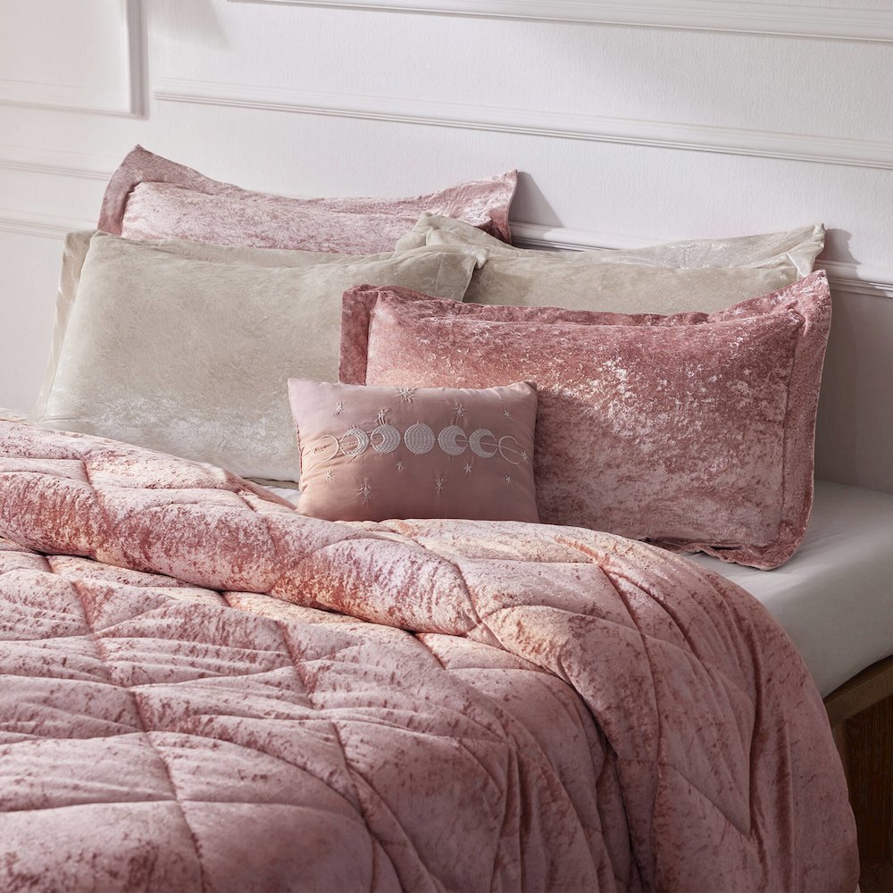 Velvet Duvet Cover Set with Throw Pillow. Picture 5