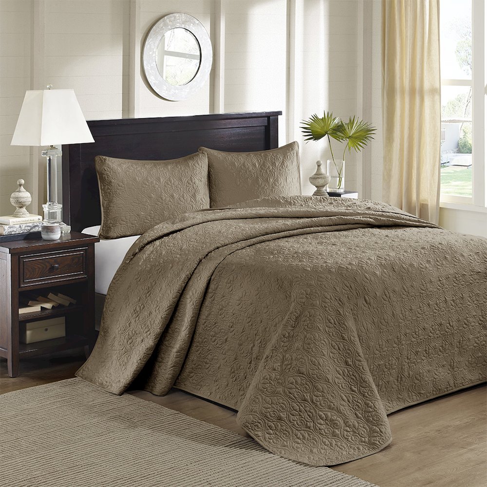 Reversible Bedspread Set. Picture 4