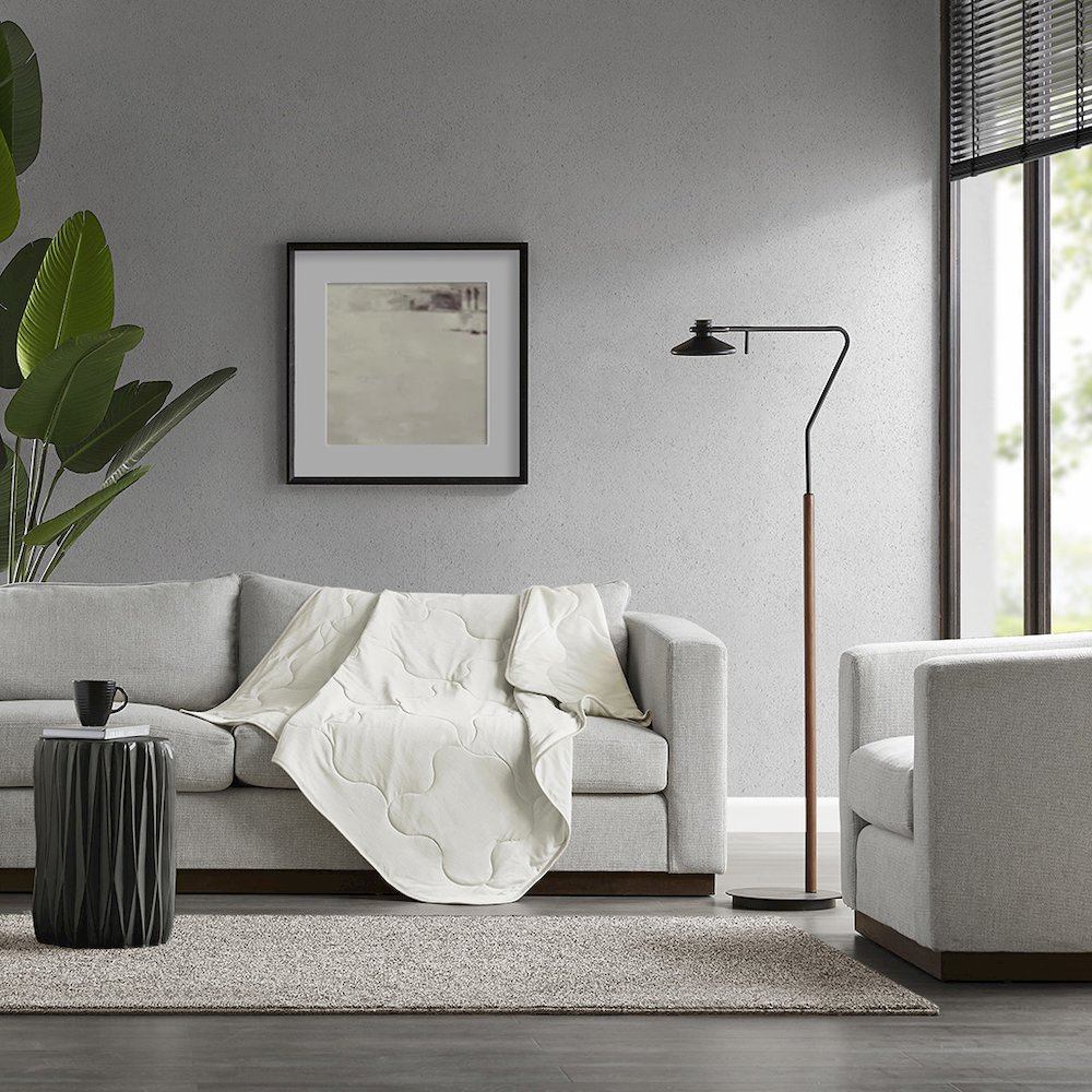 Cooling Touch Down Alternative Throw in Ivory Color. Picture 2