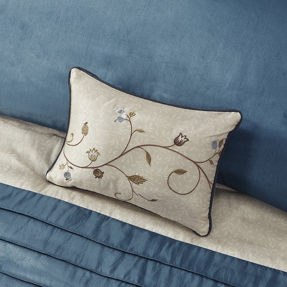 Embroidered 7 Piece Comforter Set. Picture 2