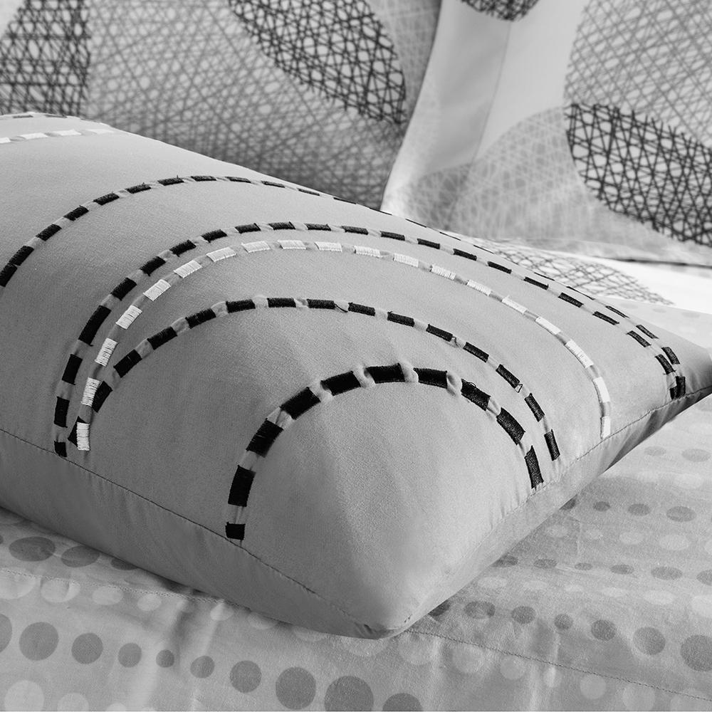 7 Piece Comforter Set with Cotton Bed Sheets. Picture 5
