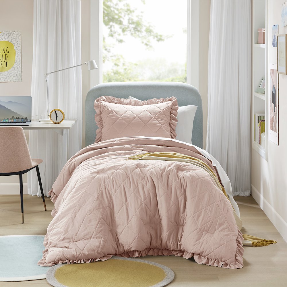 Diamond Quilted Ruffle Edge Comforter Set. Picture 3