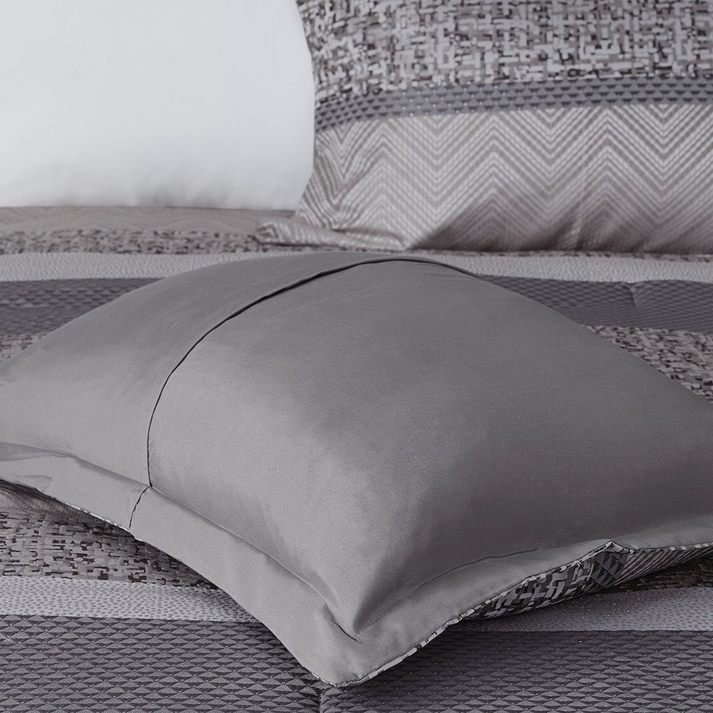 7 Piece Jacquard Comforter Set. Picture 5