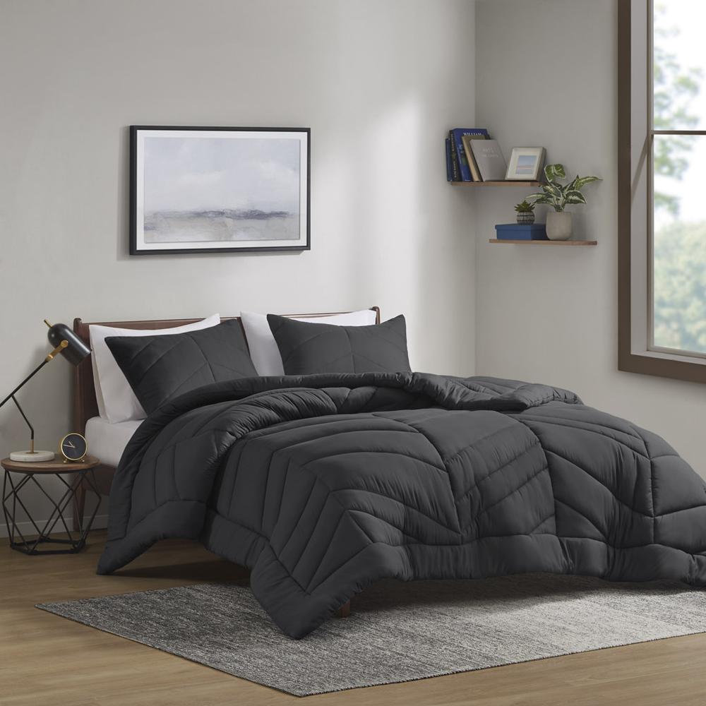 Quilted Chevron Comforter Set. Picture 1