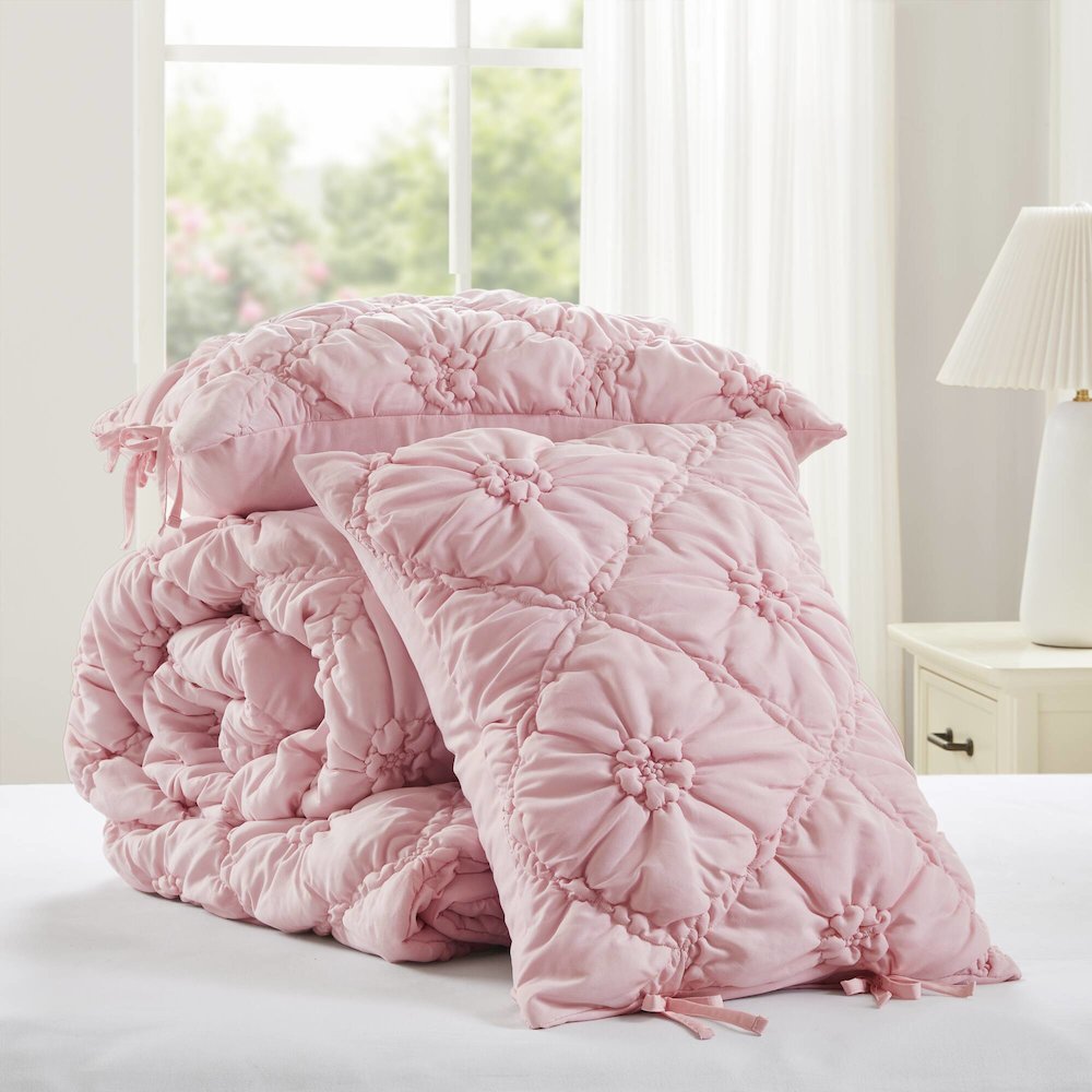 Lily 3PCS Comforter Set, Pink color. Picture 1