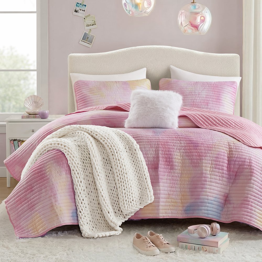 Cassiopeia Watercolor Tie Dye Printed Quilt Set with Throw Pillow. Picture 1