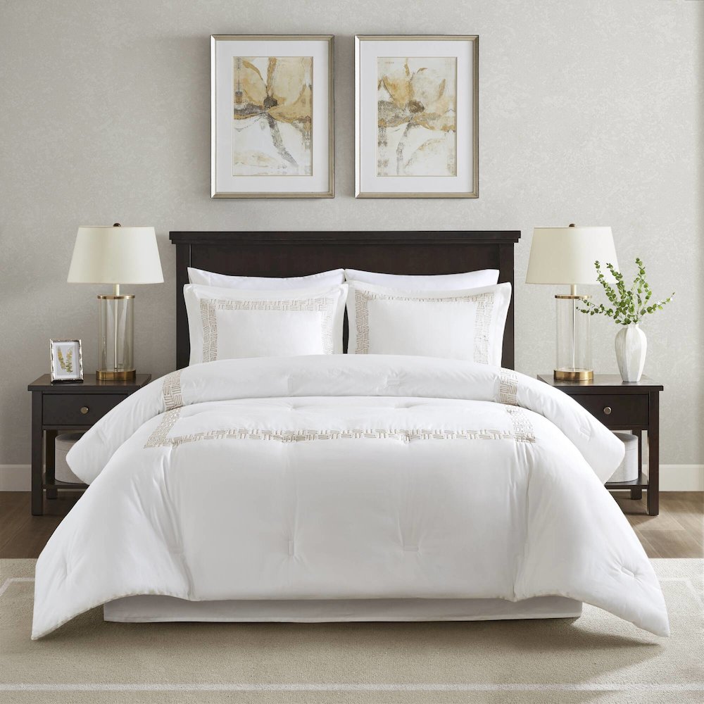 4 Piece Cotton Sateen With Embroidery Oversized Comforter Set. Picture 2