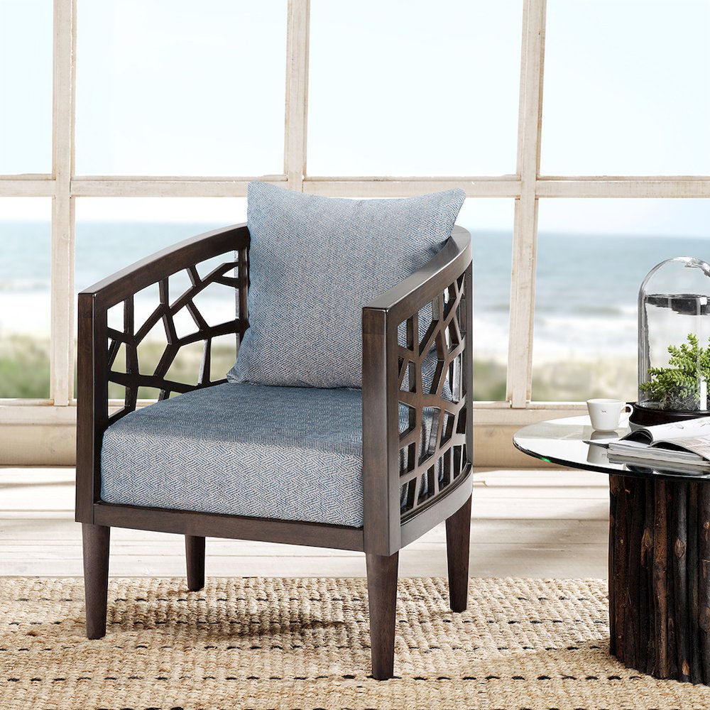 Accent Chair. Picture 3