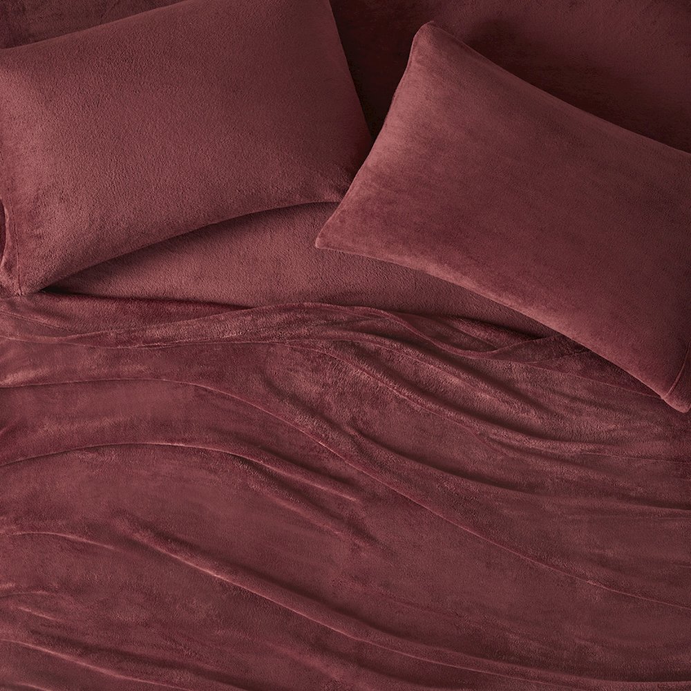 Soloft Plush Micro Plush Sheet Set in Burgundy. Picture 4