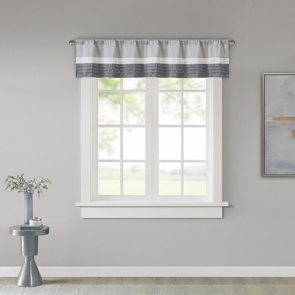 Polyoni Pintuck Valance. Picture 4