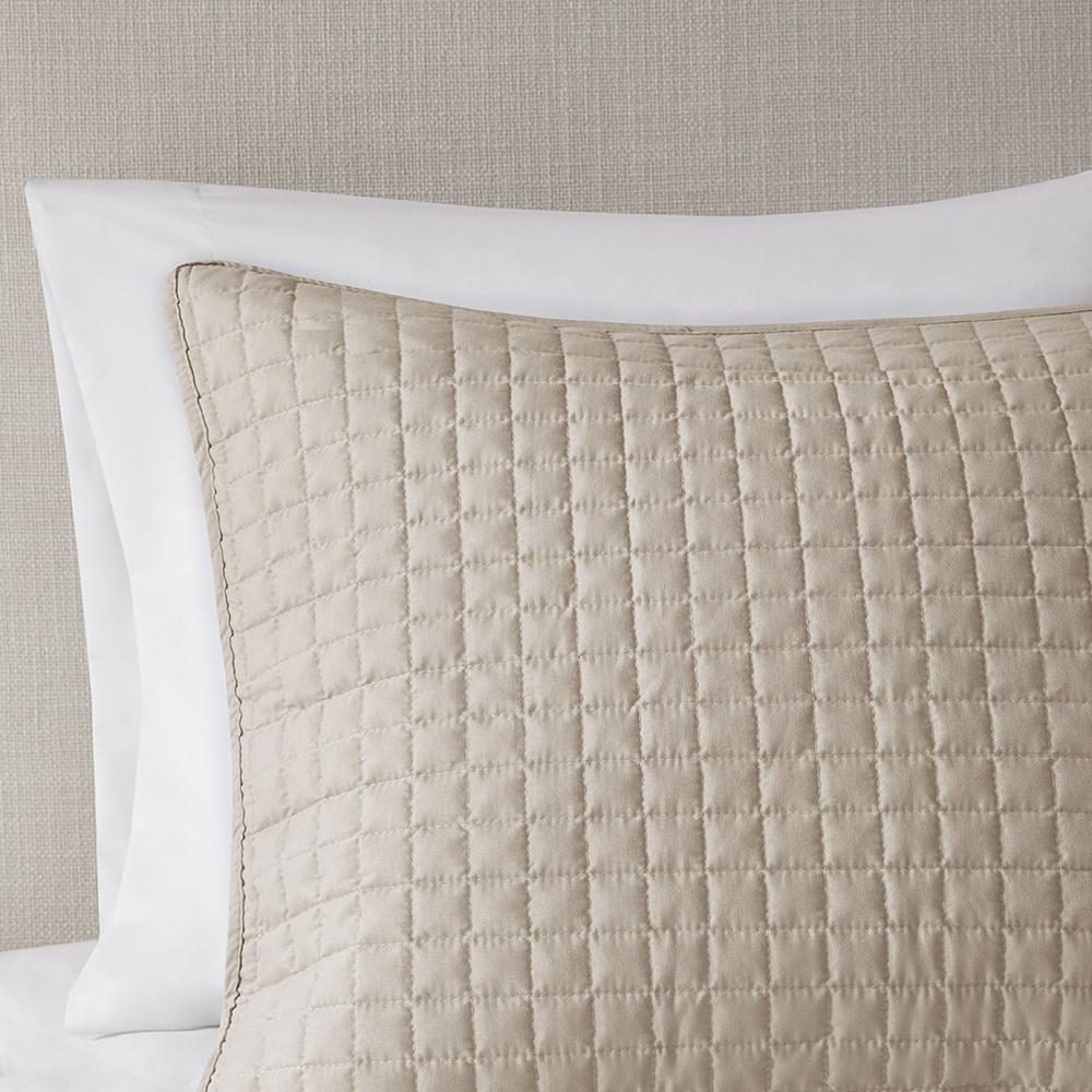 Otto 3 Piece Reversible Quilt Set, Khaki color. Picture 3