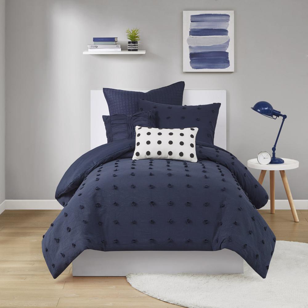 Cotton Jacquard Comforter Set with Euro Shams and Throw Pillows. Picture 3