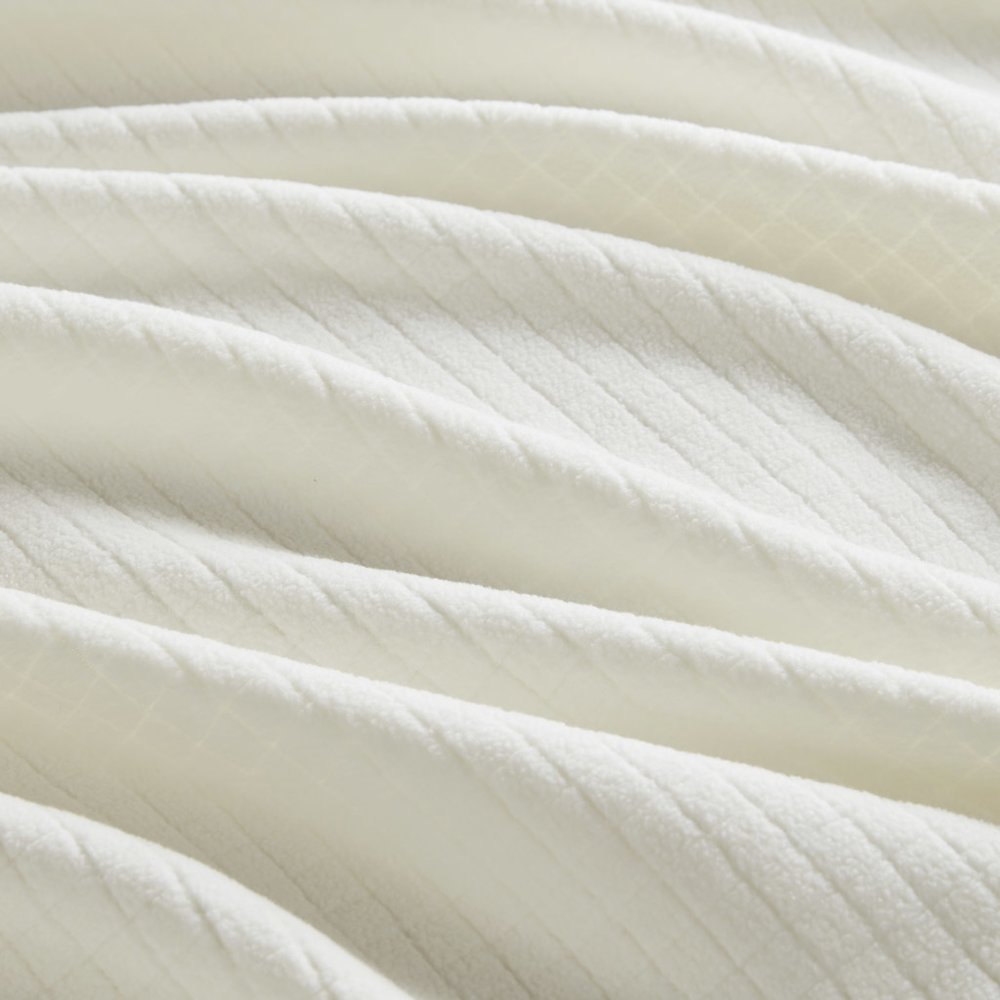 Microfleece Blanket in Ivory Color. Picture 5