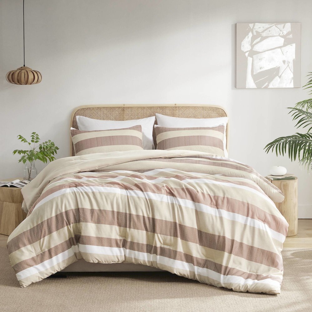 Blais Stripe Textured Print Comforter Set. Picture 1