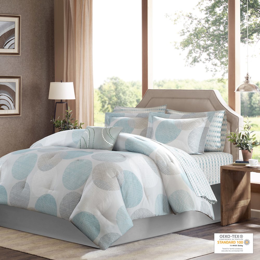 9 Piece Comforter Set with Cotton Bed Sheets. Picture 2