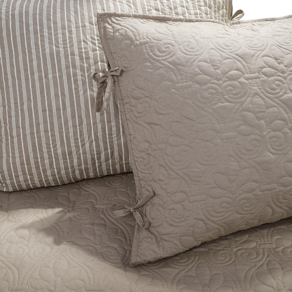 Quebec Reversible Daybed Cover Set, Belen Kox. Picture 3