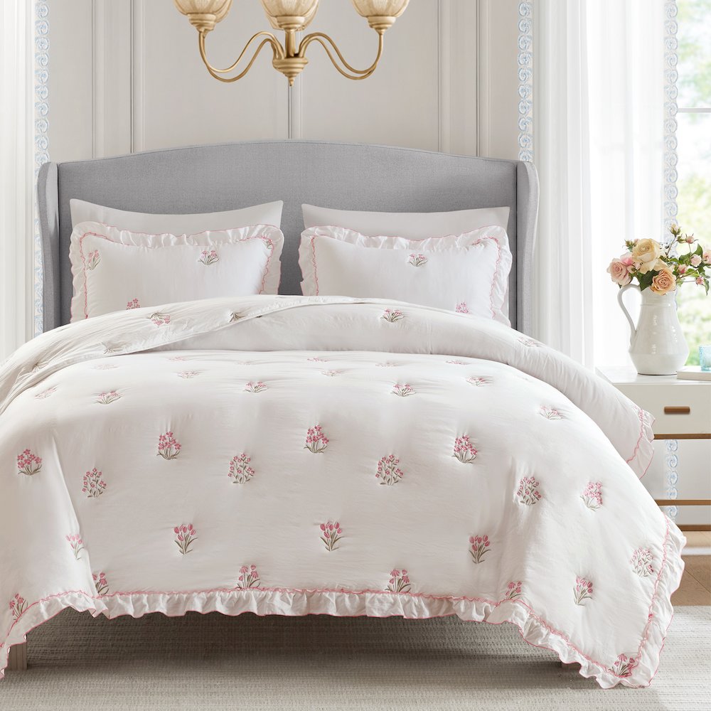 Aglaia Quilt Set. Picture 1
