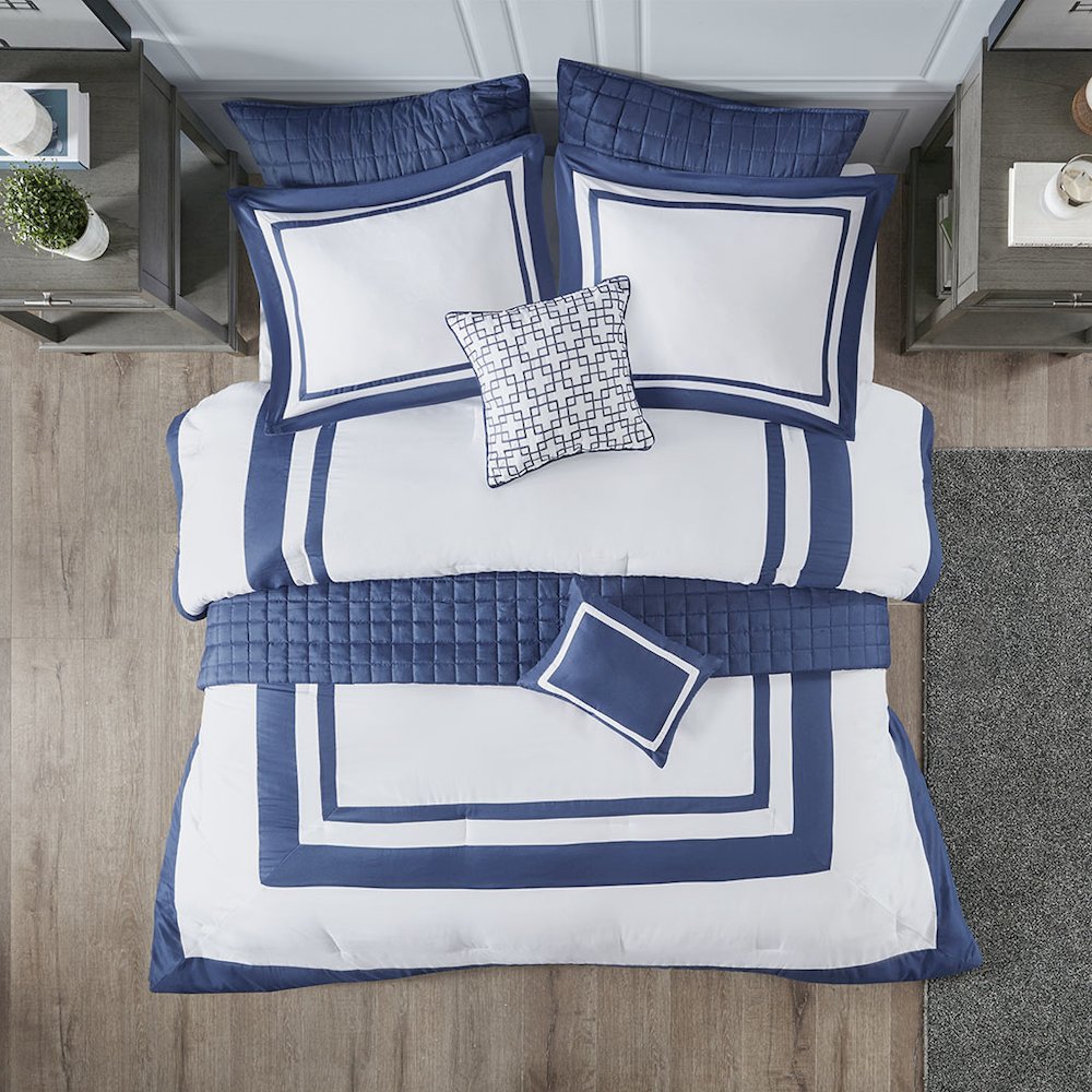 8 Piece Comforter and Quilt Set Collection. Picture 2