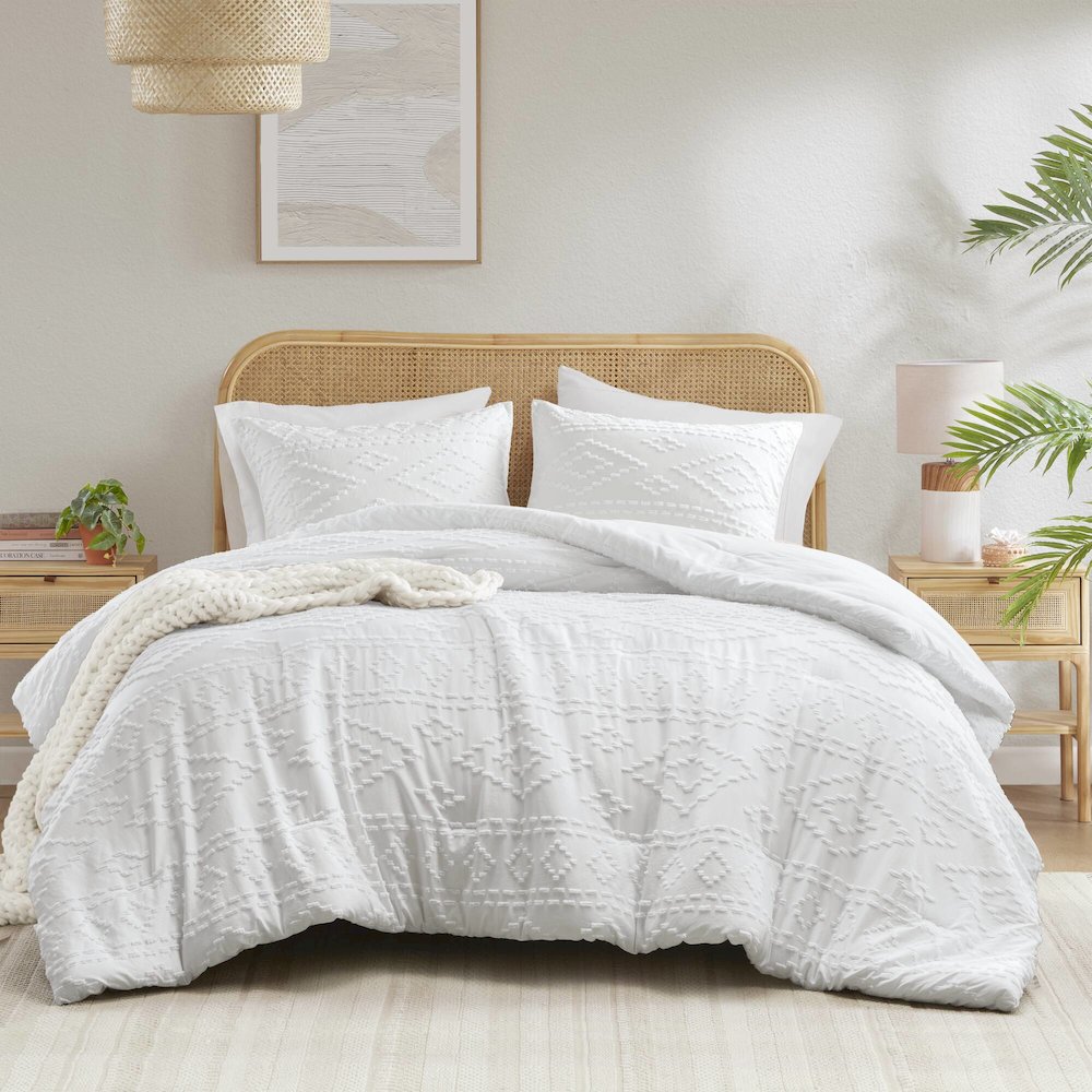 Gigi Comforter Mini Set, White color. Picture 4
