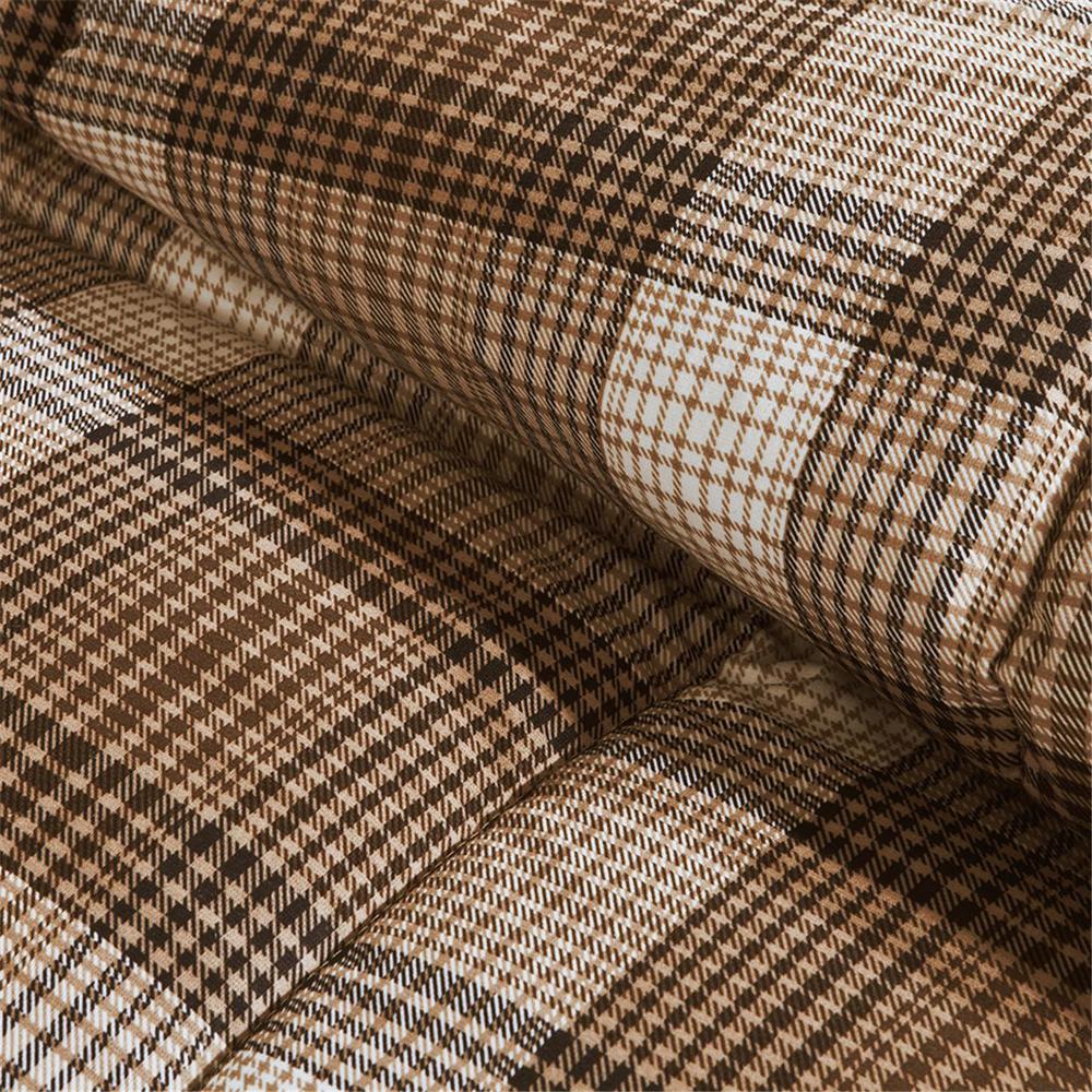 Quilting Soft and Cozy Microfiber Solid Reverse Down Alternative Comforter Set. Picture 1