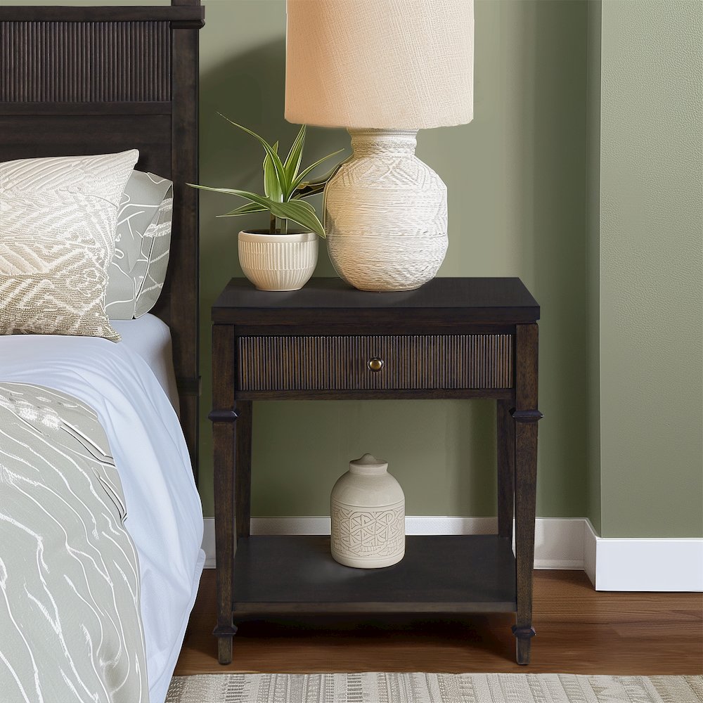 Kenna Nightstand. Picture 2