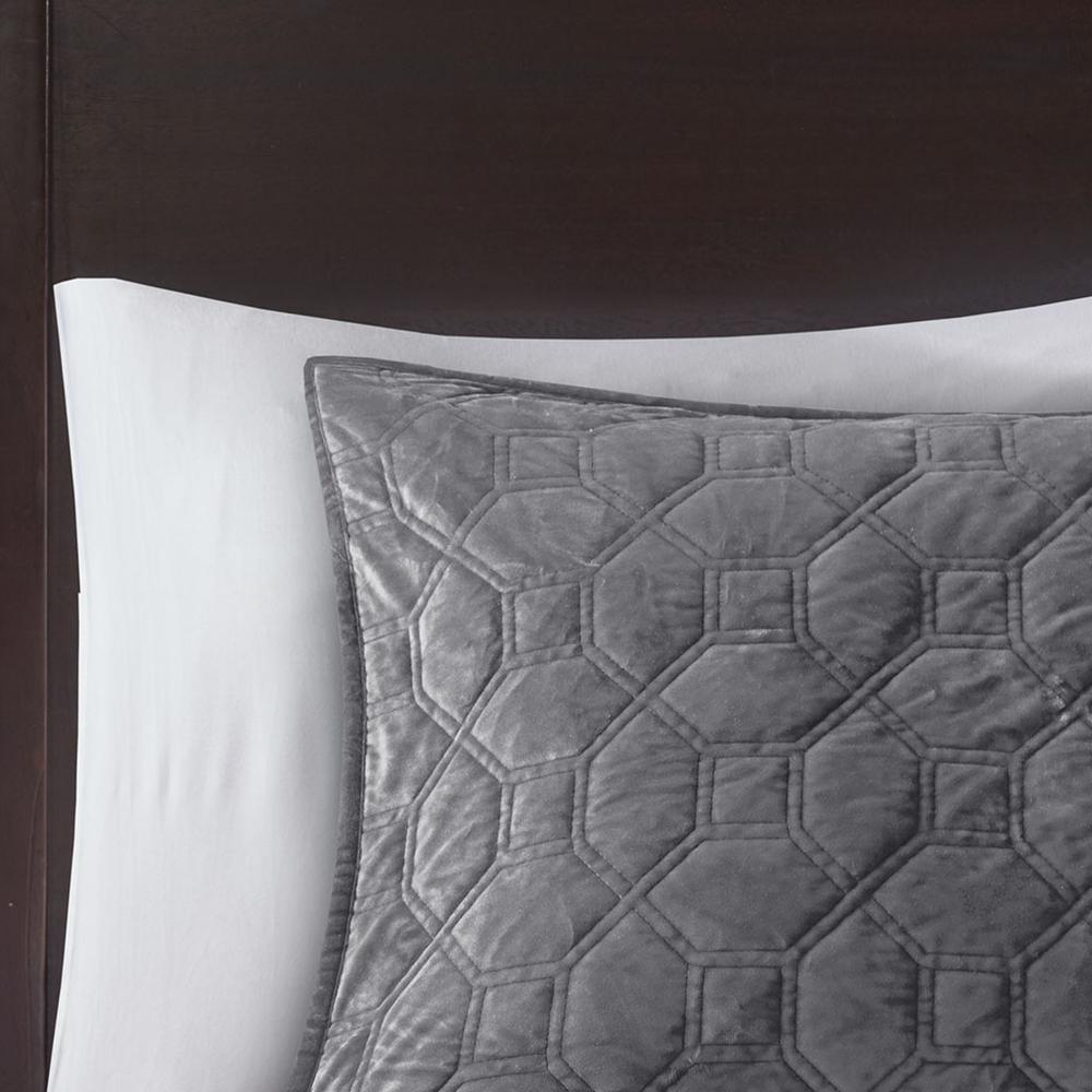 Harper 3 Piece Velvet Quilt Set, Grey color. Picture 4