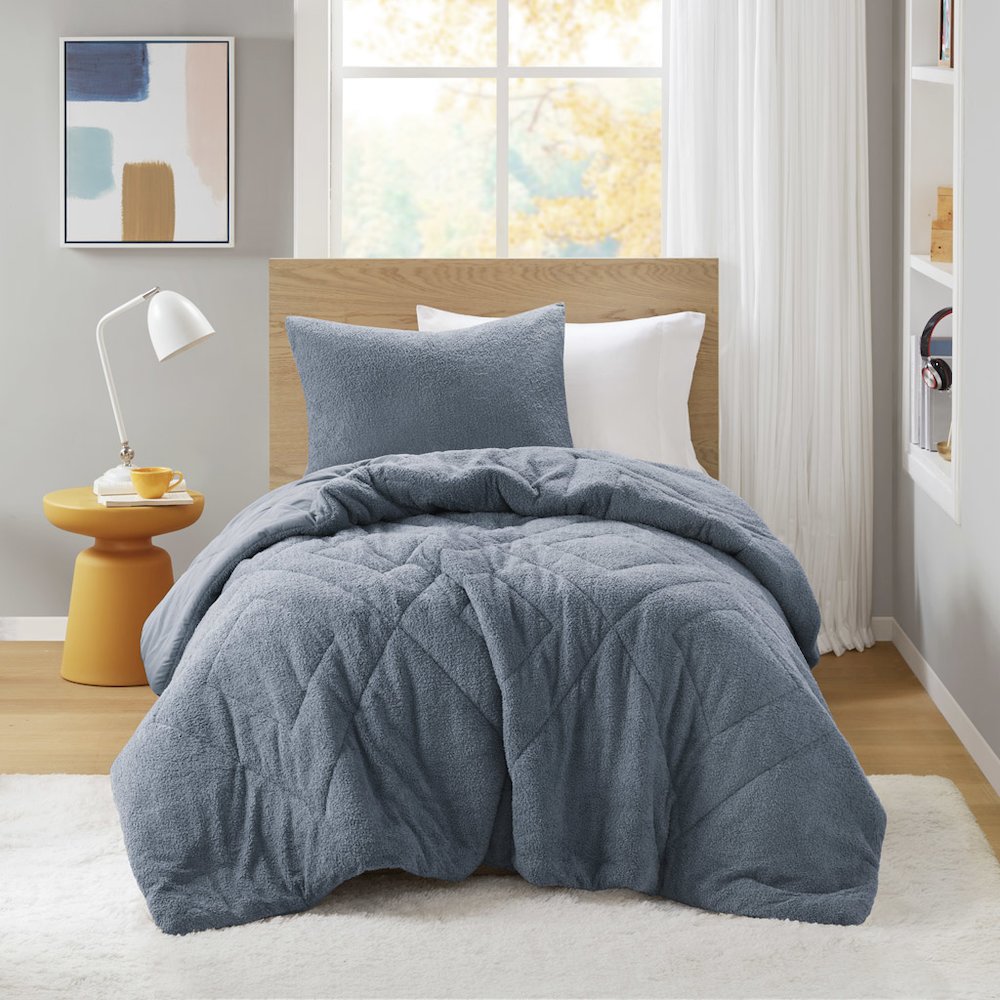 Double Diamond Quilted Teddy Comforter Set. Picture 3
