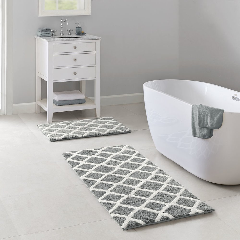Reversible High Pile Tufted Microfiber Bath Rug. Picture 1