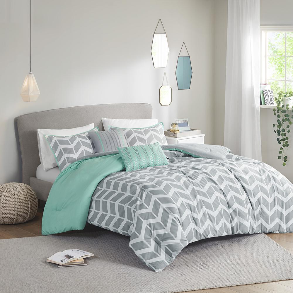 Comforter Set. Picture 4