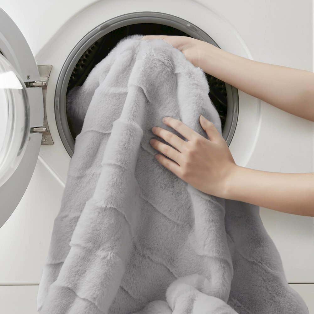 Vivienne Faux Fur Throw, Light Grey color. Picture 4