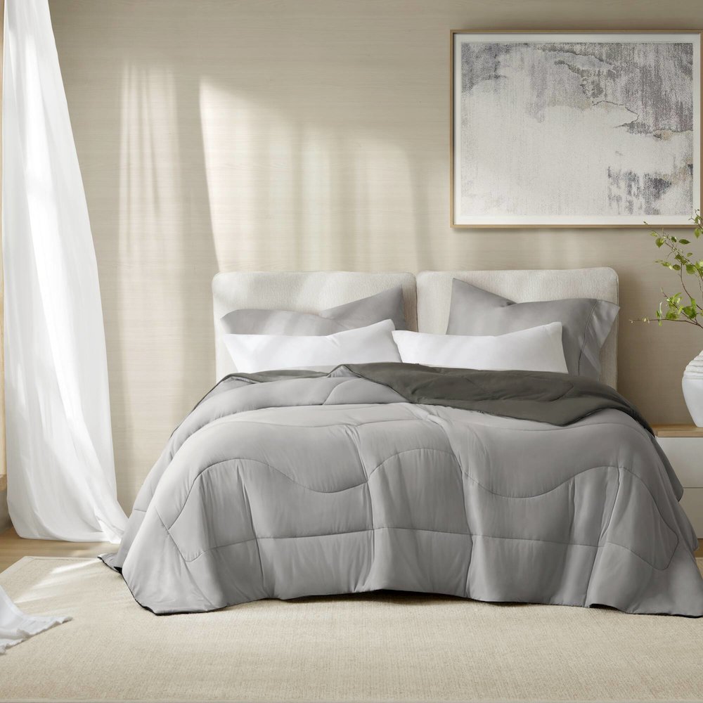 Reversible Tencel Comforter Blanket, Gray color. Picture 2
