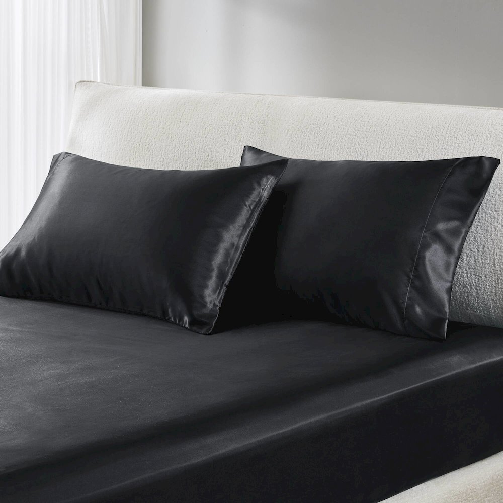 Satin Luxury 2 PC Pillowcases, Black color. Picture 1