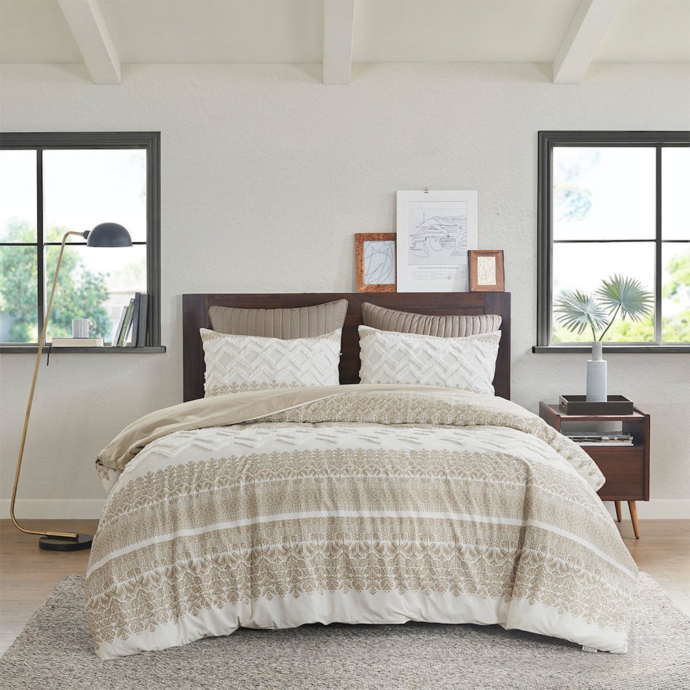 3 Piece Cotton Duvet Cover Set with Chenille Tufting. Picture 5