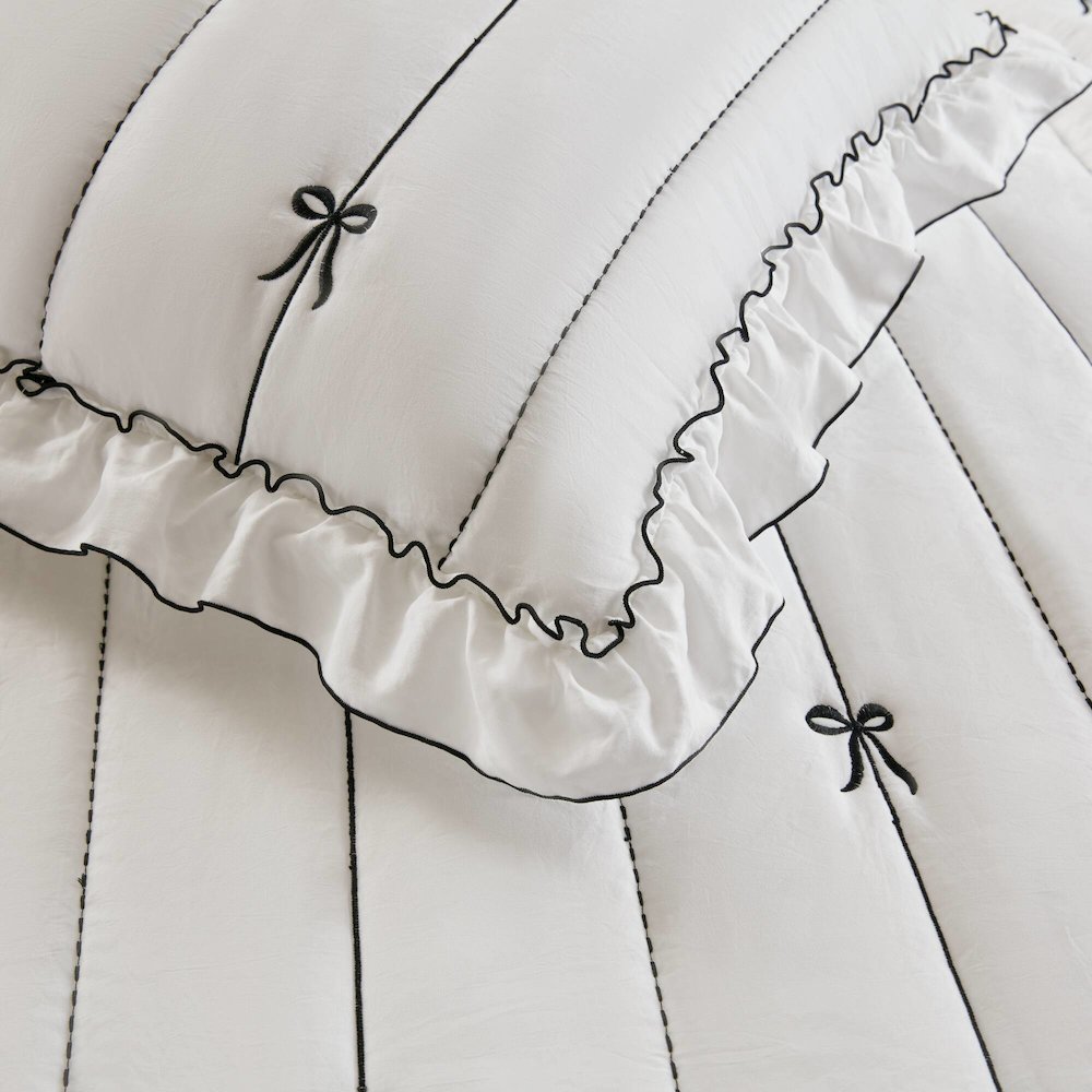 Liv Quilt Set. Picture 3