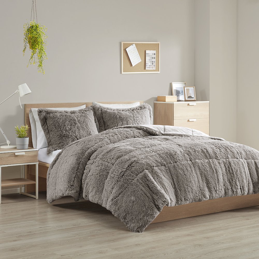 Shaggy Long Fur Comforter Mini Set. Picture 4